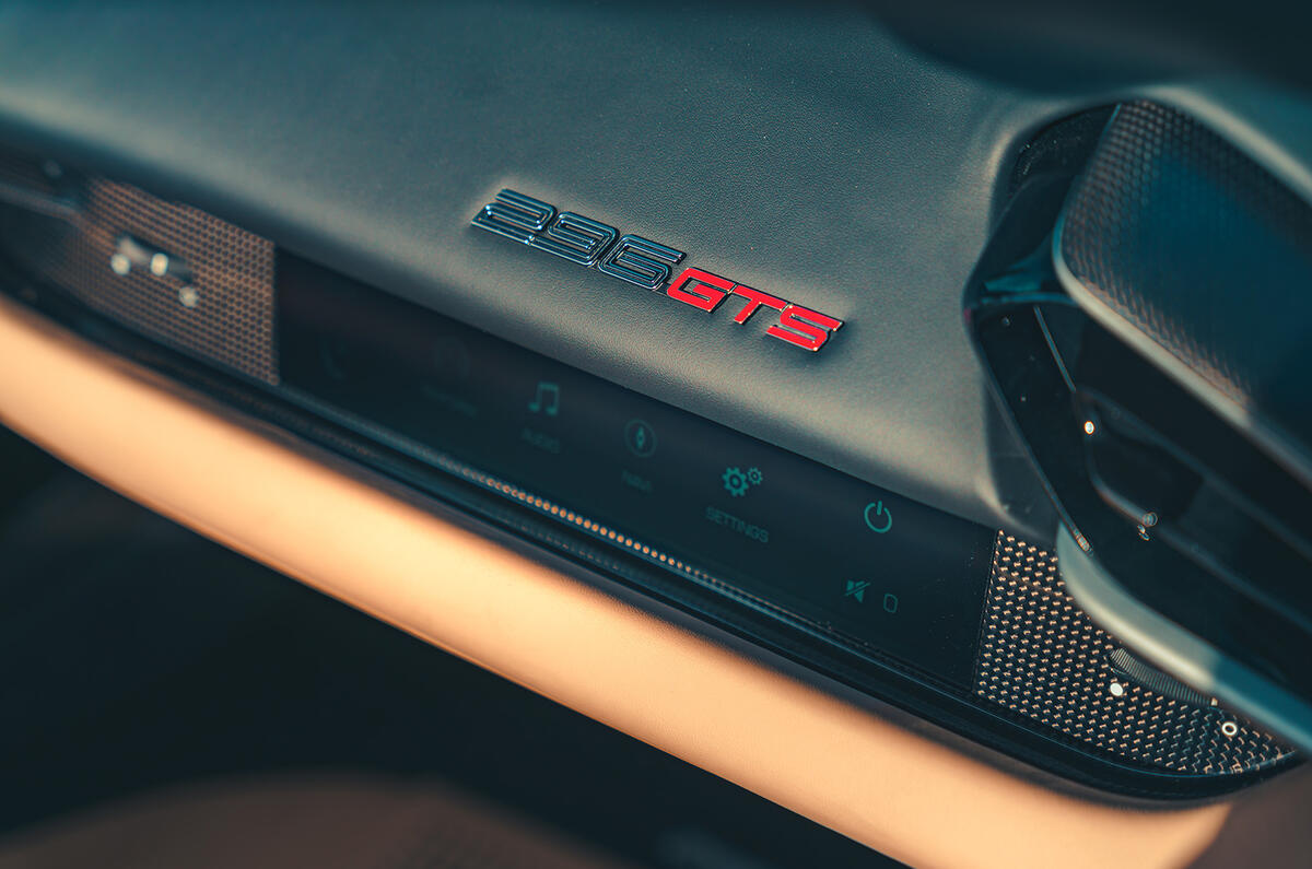 ferrari 296 gts 09 détail