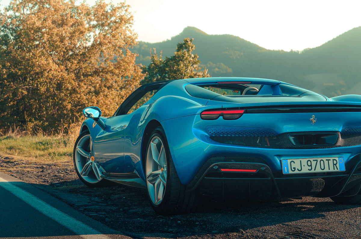 ferrari 296 gts 15 arrière