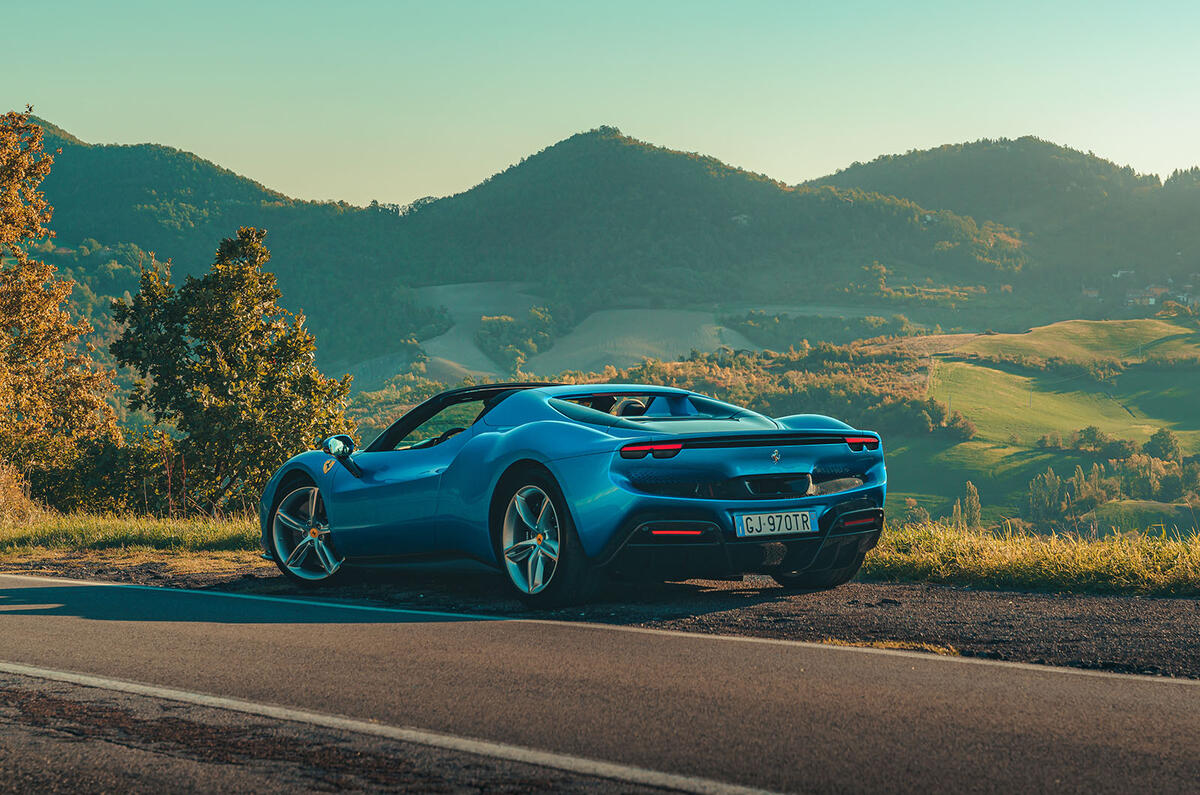 ferrari 296 gts 19 arrière statique