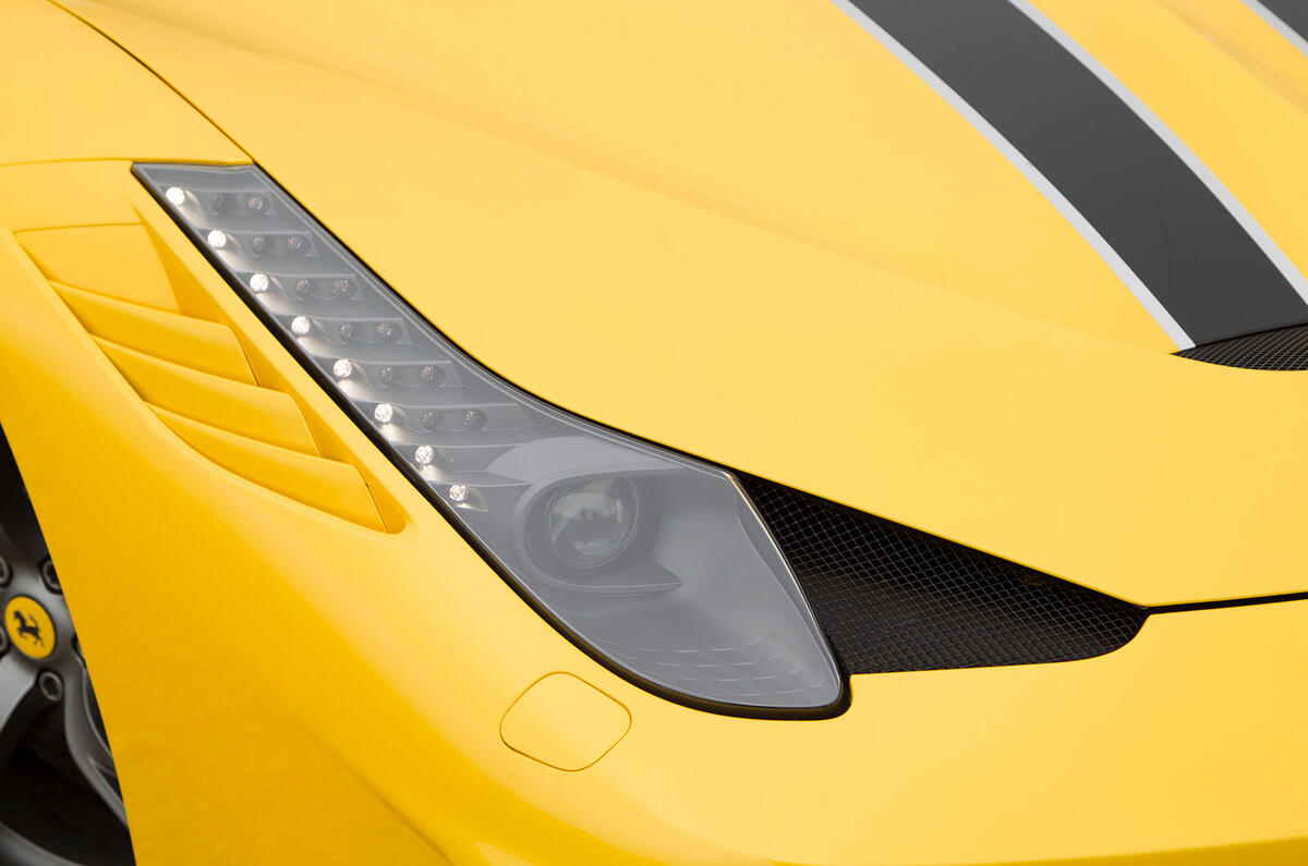 Ferrari 458 Speciale headlight