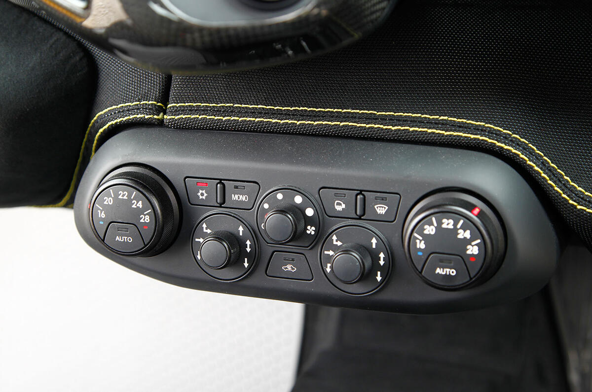 Ferrari 458 Speciale control switchgear