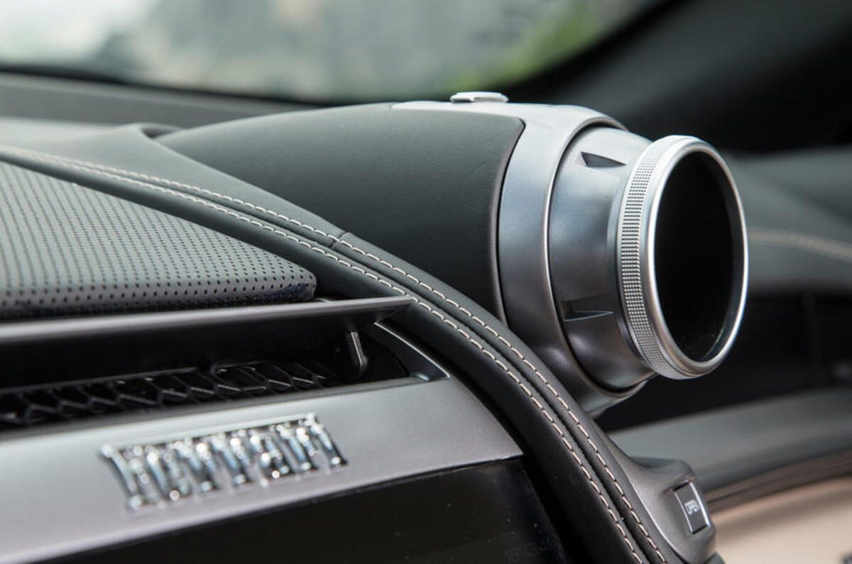 Ferrari GTC4 Lusso air vents