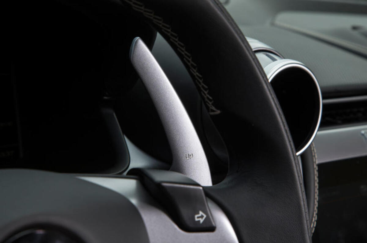 Ferrari GTC4 Lusso paddle shifter