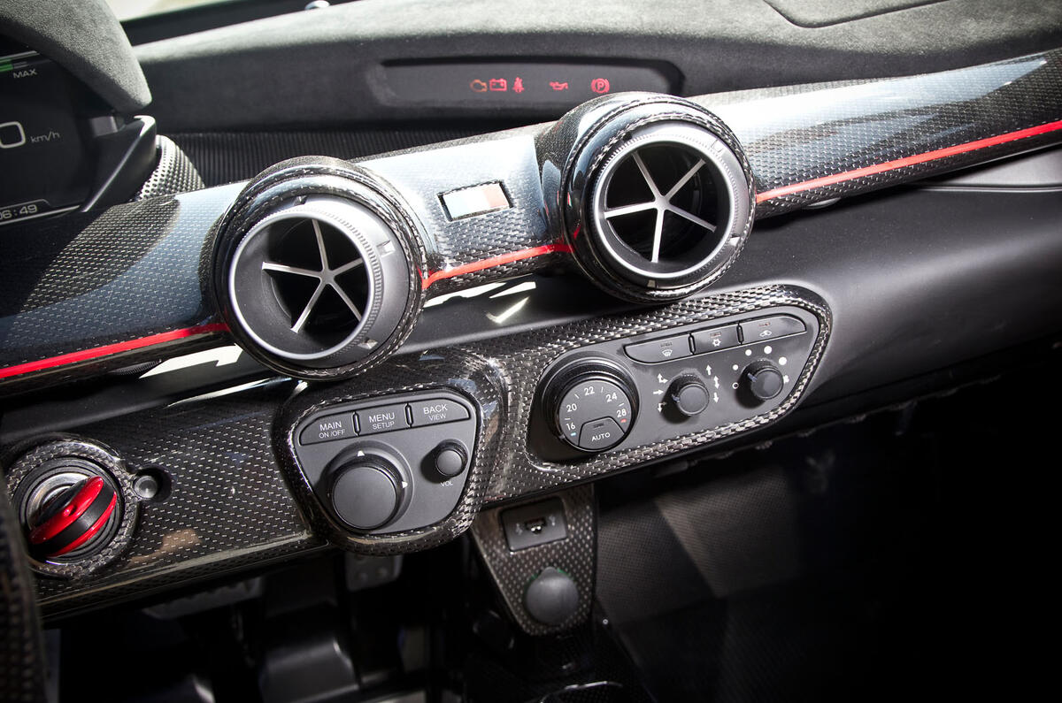 Ferrari LaFerrari centre console