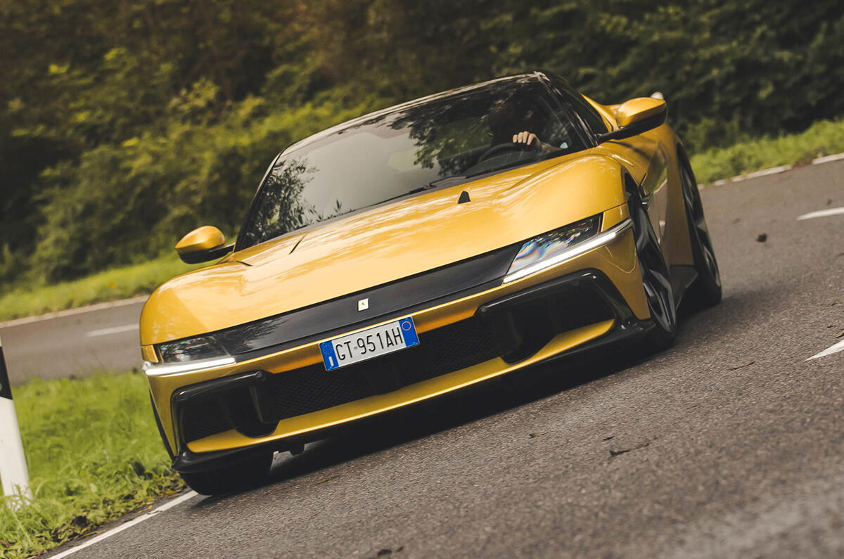 Ferrari 12Cillindri avis avant
