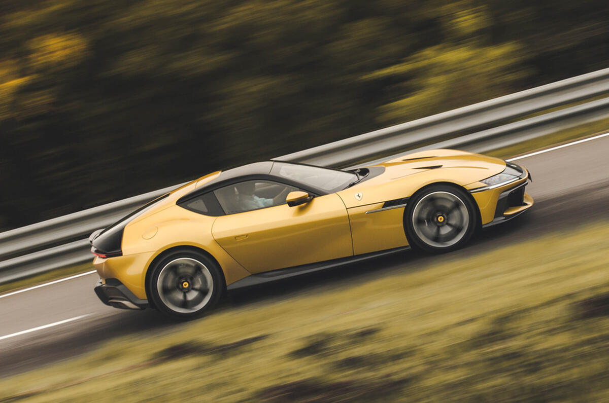 Ferrari 12Cillindri avis latéral