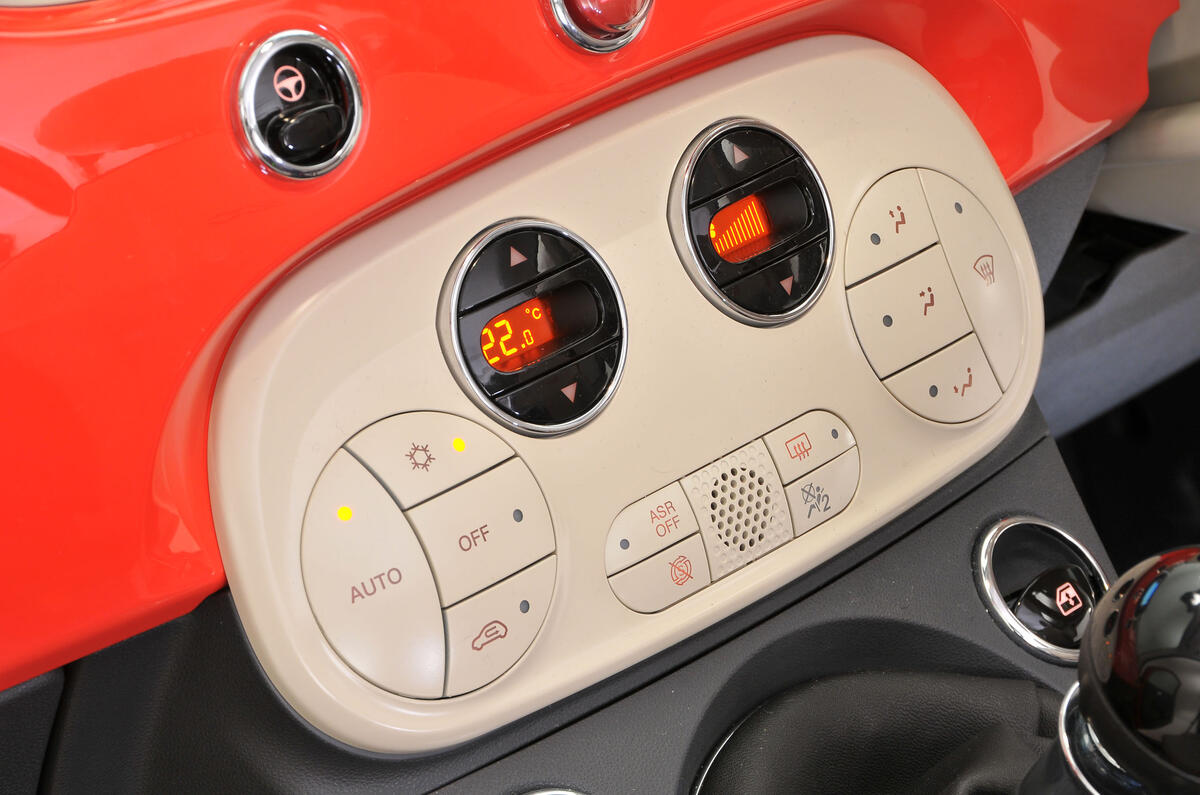 Fiat 500 climate controls