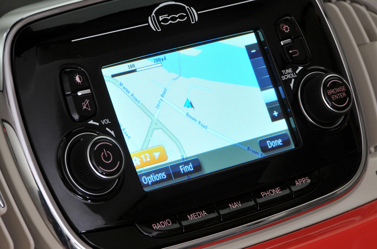 Fiat 500 sat nav system