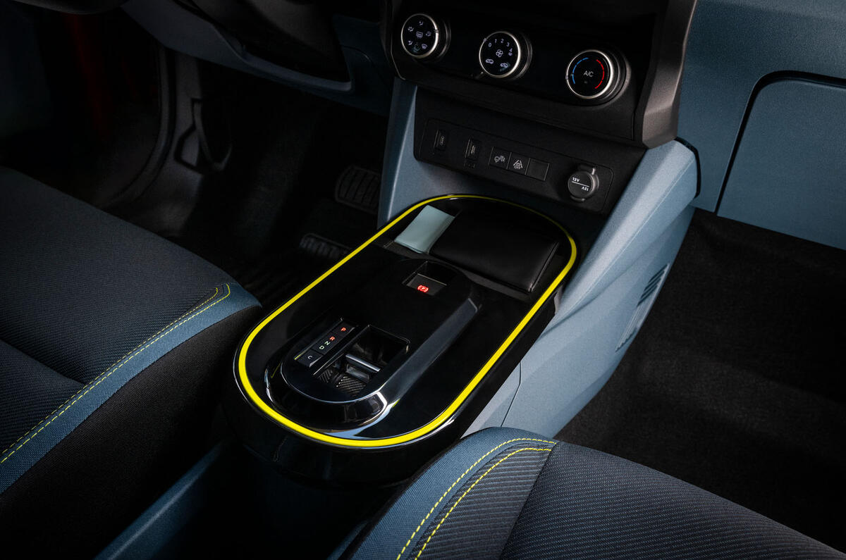 Fiat Grande Panda avis 2025 014 console centrale