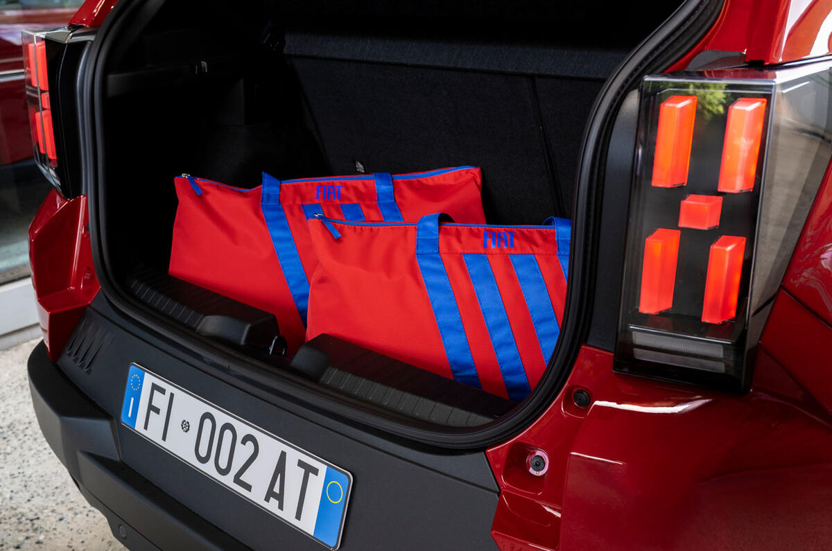 Fiat Grande Panda avis 2025 021 boot