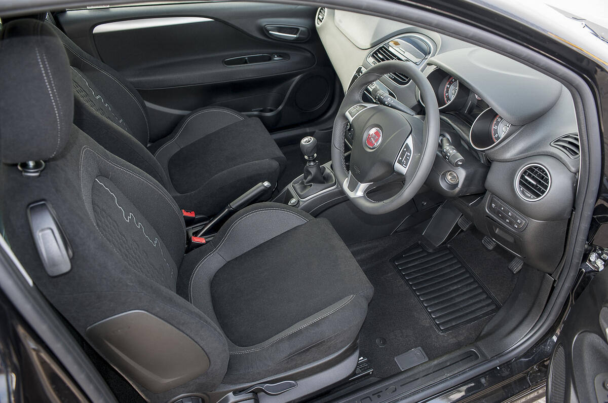 Fiat Punto Interior Autocar