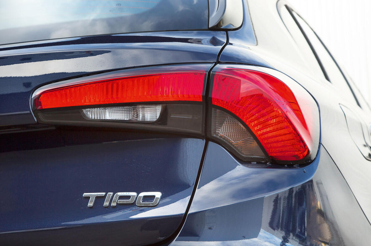 [Imagen: fiat-tipo-rear-lights.jpg?itok=lEBAmbjQ]