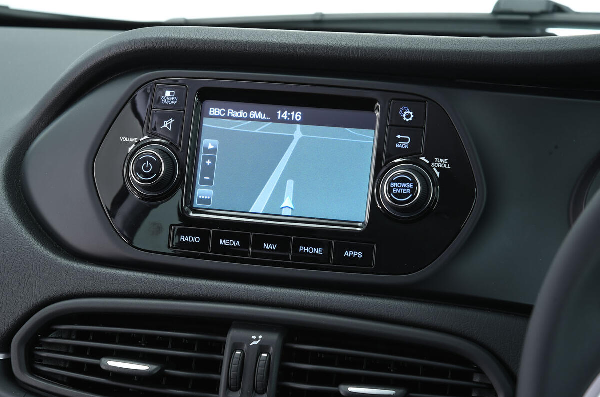 fiat-tipo-uconnect-infotainment.jpg?itok