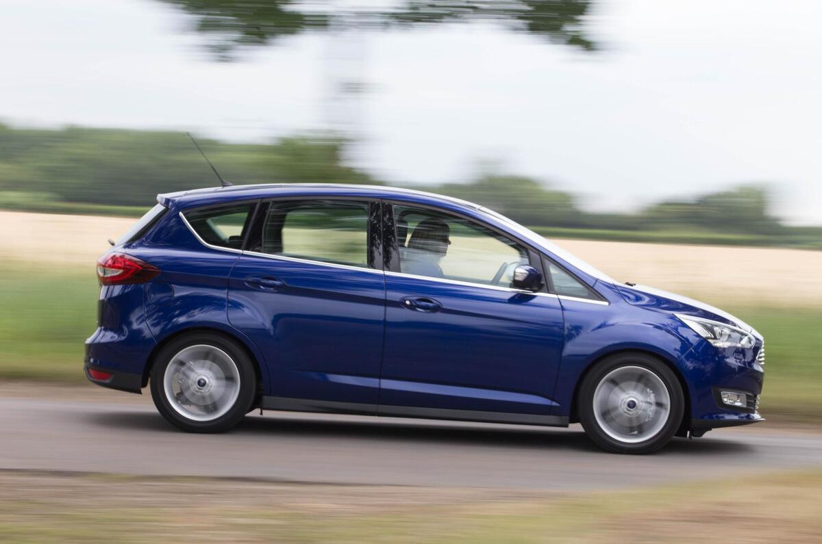 Ford C-Max en virage