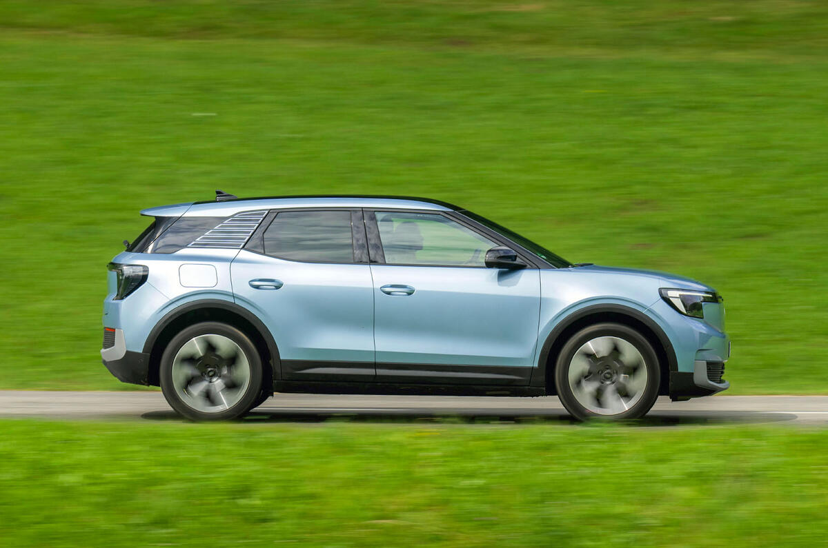 Ford Explorer Review 2024, Price & Specs | Autocar