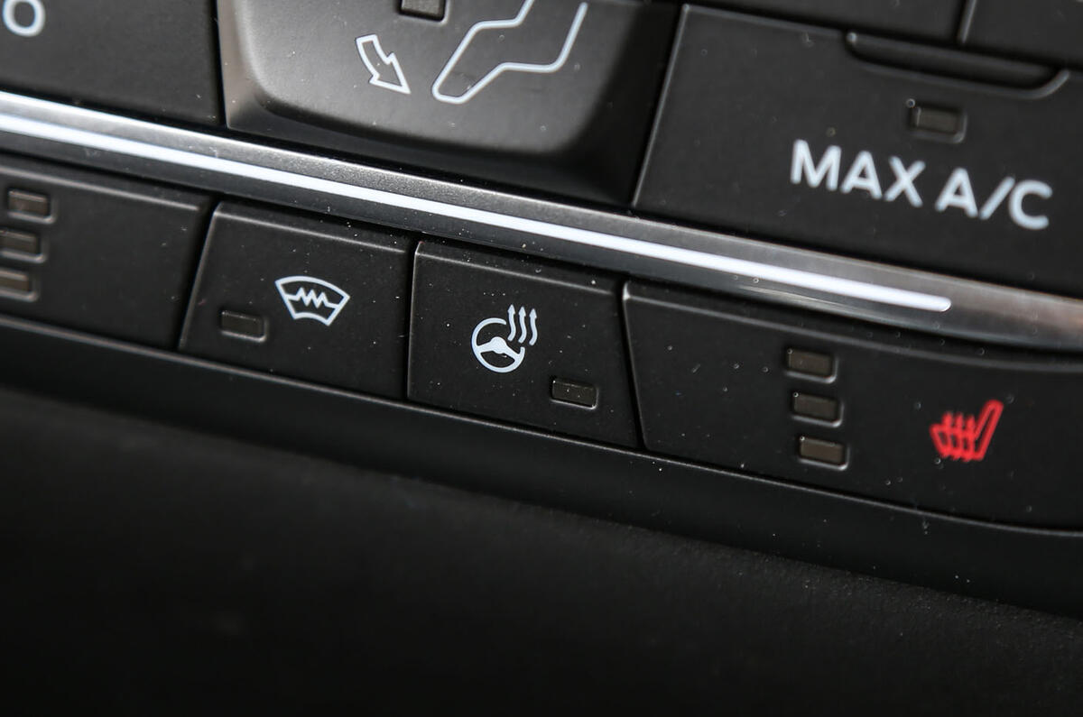 Ford Fiesta heated steering wheel controls