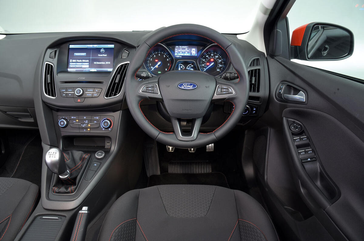 2018 Ford Focus Se Hatchback Exterior Interior Full Tour Youtube