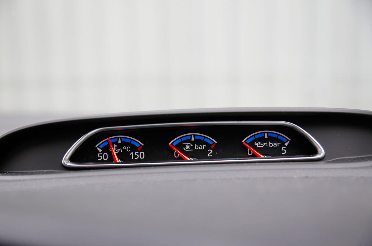Ford Focus RS power gauges