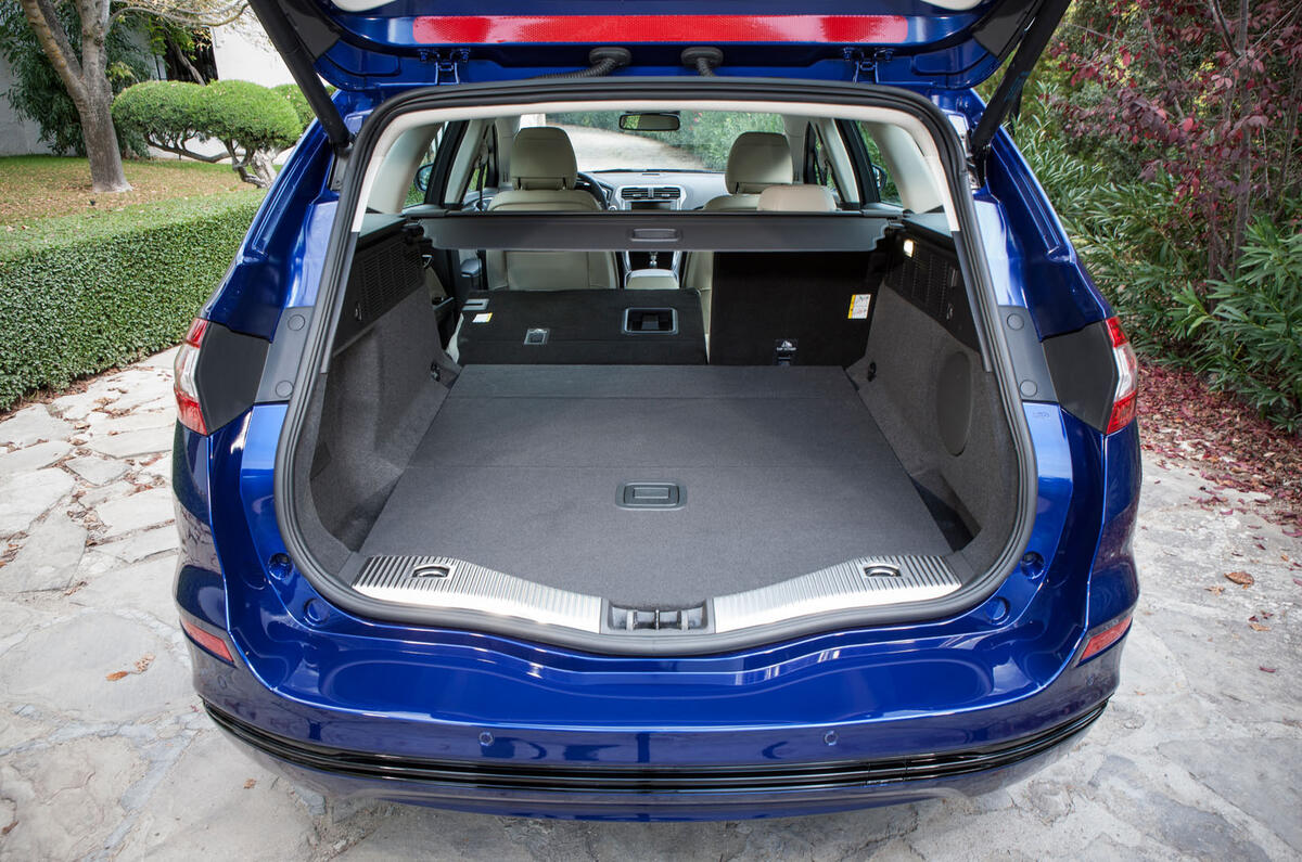 Price, specification and release date. 2014 Ford Mondeo Estate 1.5T EcoBoost Titanium first drive