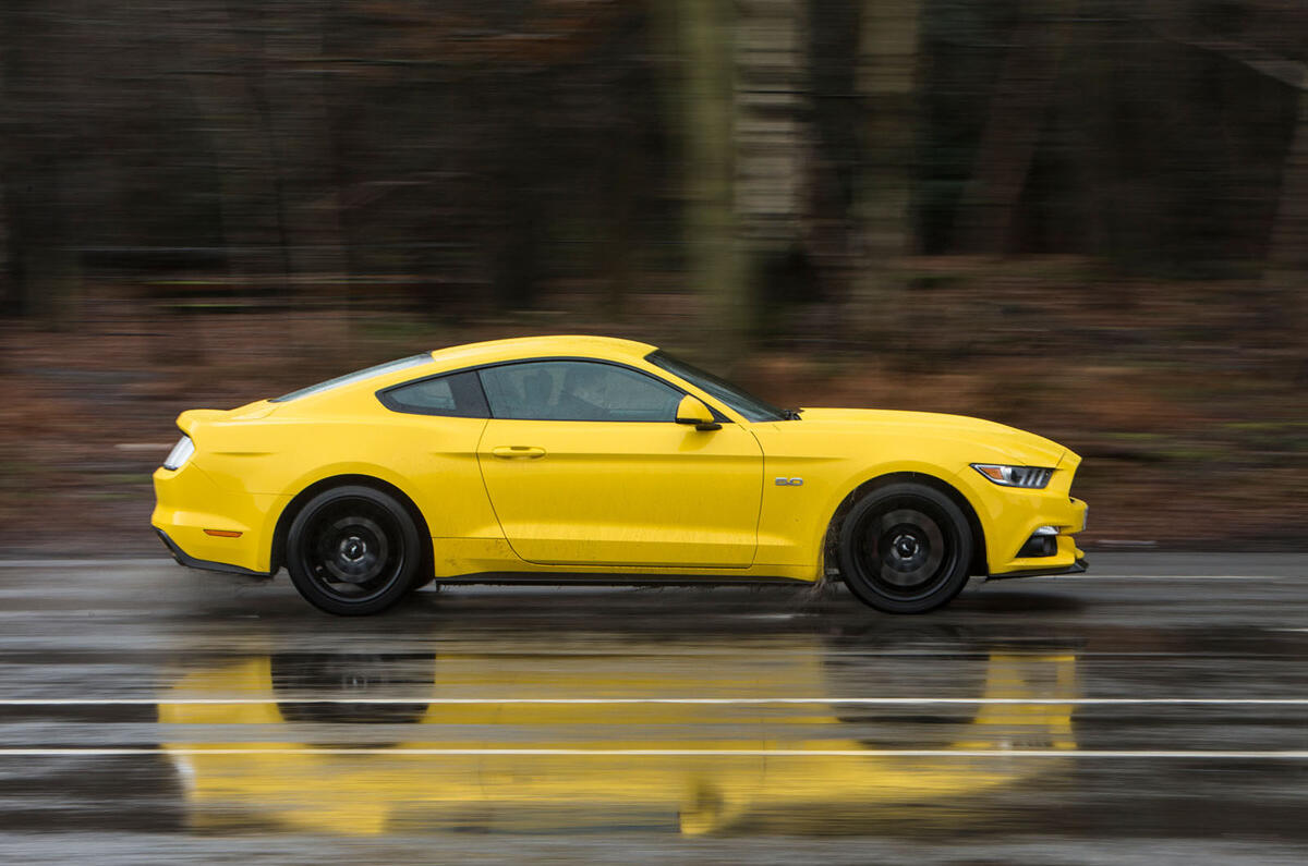 Ford Mustang V8 side profile