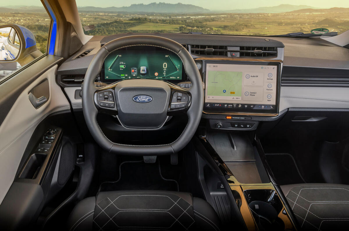 Ford Puma Gen E 2025 Review tableau de bord 093