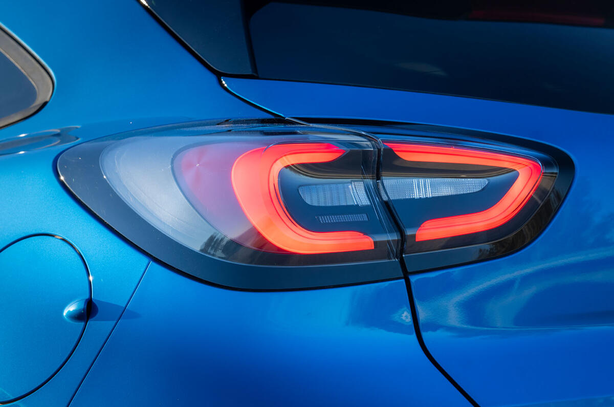 Ford Puma Gen E 2025 Review feu arrière 125