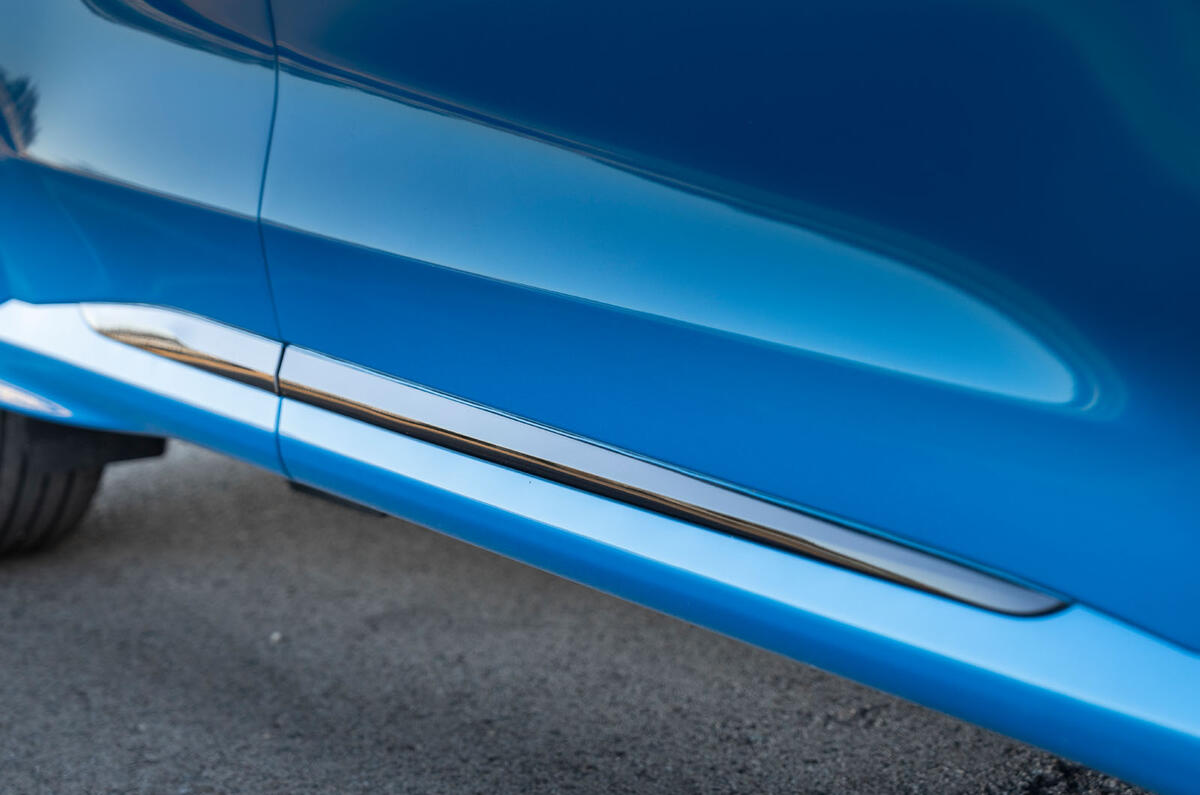 Ford Puma Gen E 2025 Review détail du seuil 123