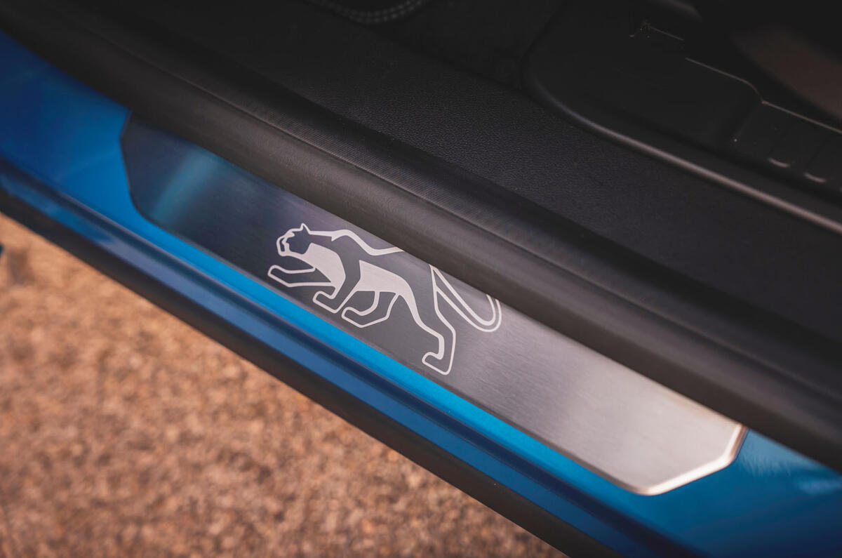 Ford Puma Gen E 2025 Review plaque de seuil 115