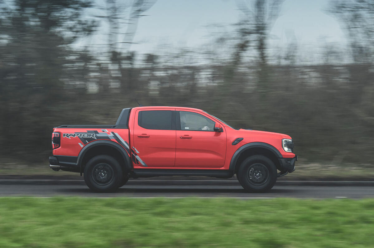 ford ranger raptor 2023 04 panning