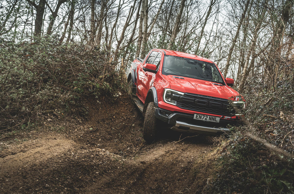 ford ranger raptor 2023 18 off road