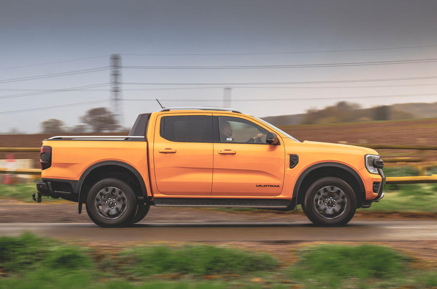 ford ranger wildtrack review 2023 02 panning