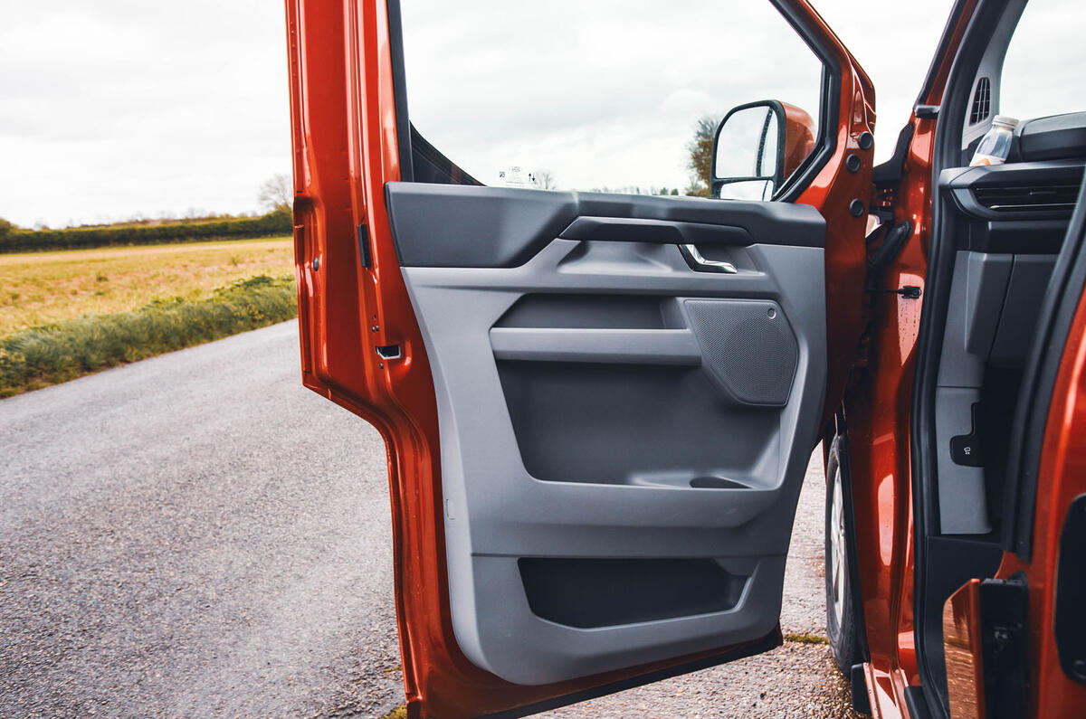 Ford Transit Custom Review 2025, Price & Specs | Autocar
