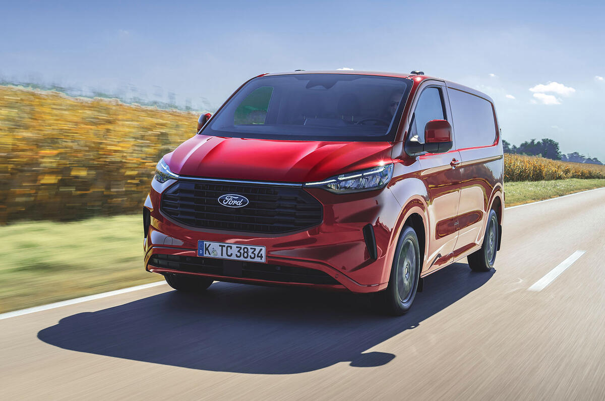 ford transit review 2023 01 tracking front