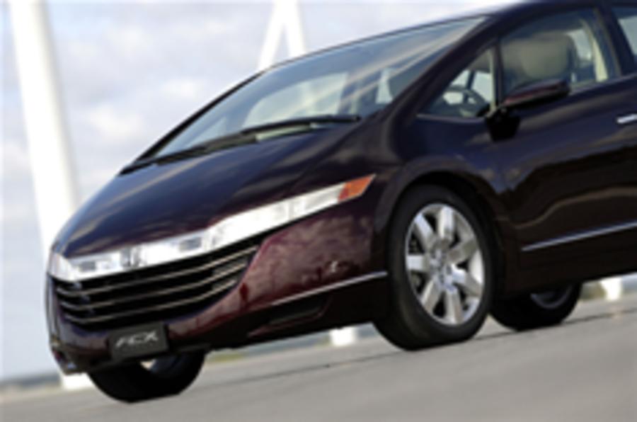 Honda to produce FCX hydrogen car