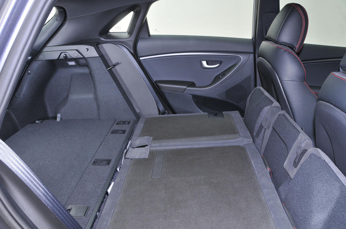How To Clean Leather Car Seats >> Hyundai i30 2012-2017 interior | Autocar How To Clean Leather Car Seats >> Hyundai i30 2012-2017 interior | Autocar