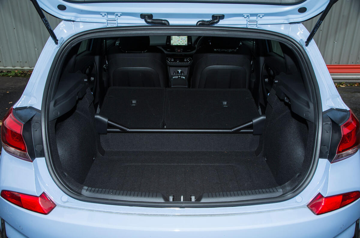 Hyundai i30 N extended boot space