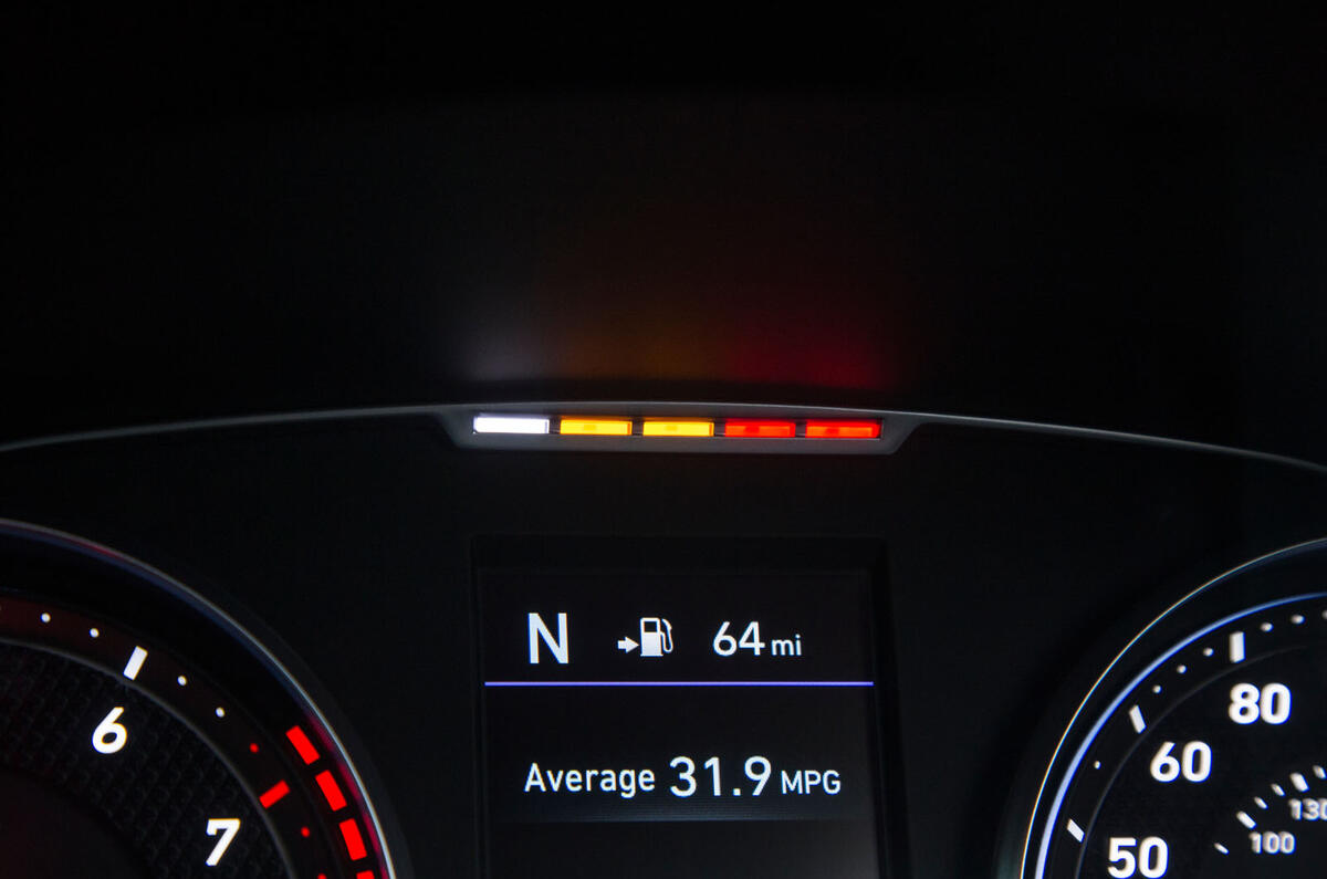 Hyundai i30 N rev counter