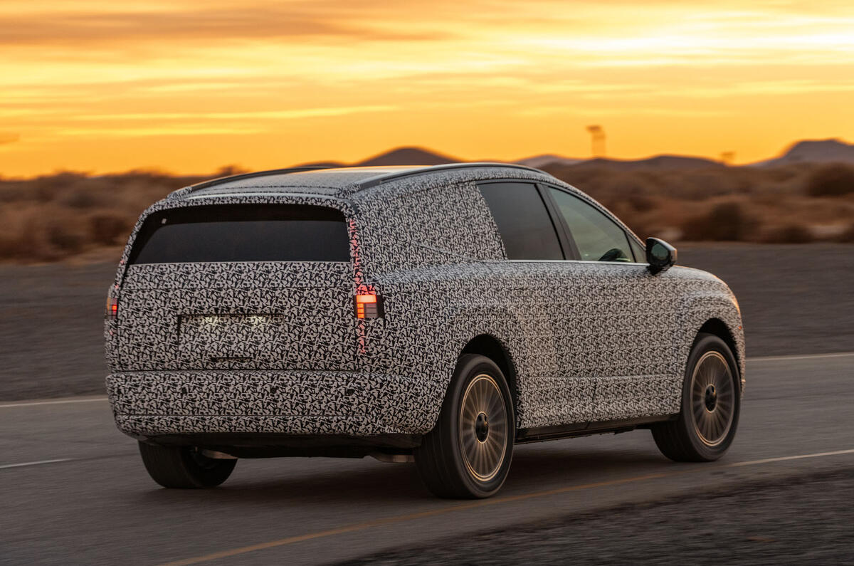 Hyundai Ioniq 9 prototype drive 2024 08