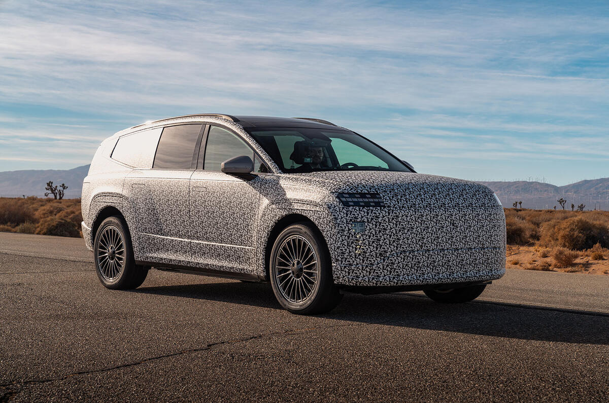 Hyundai Ioniq 9 prototype drive 2024 09
