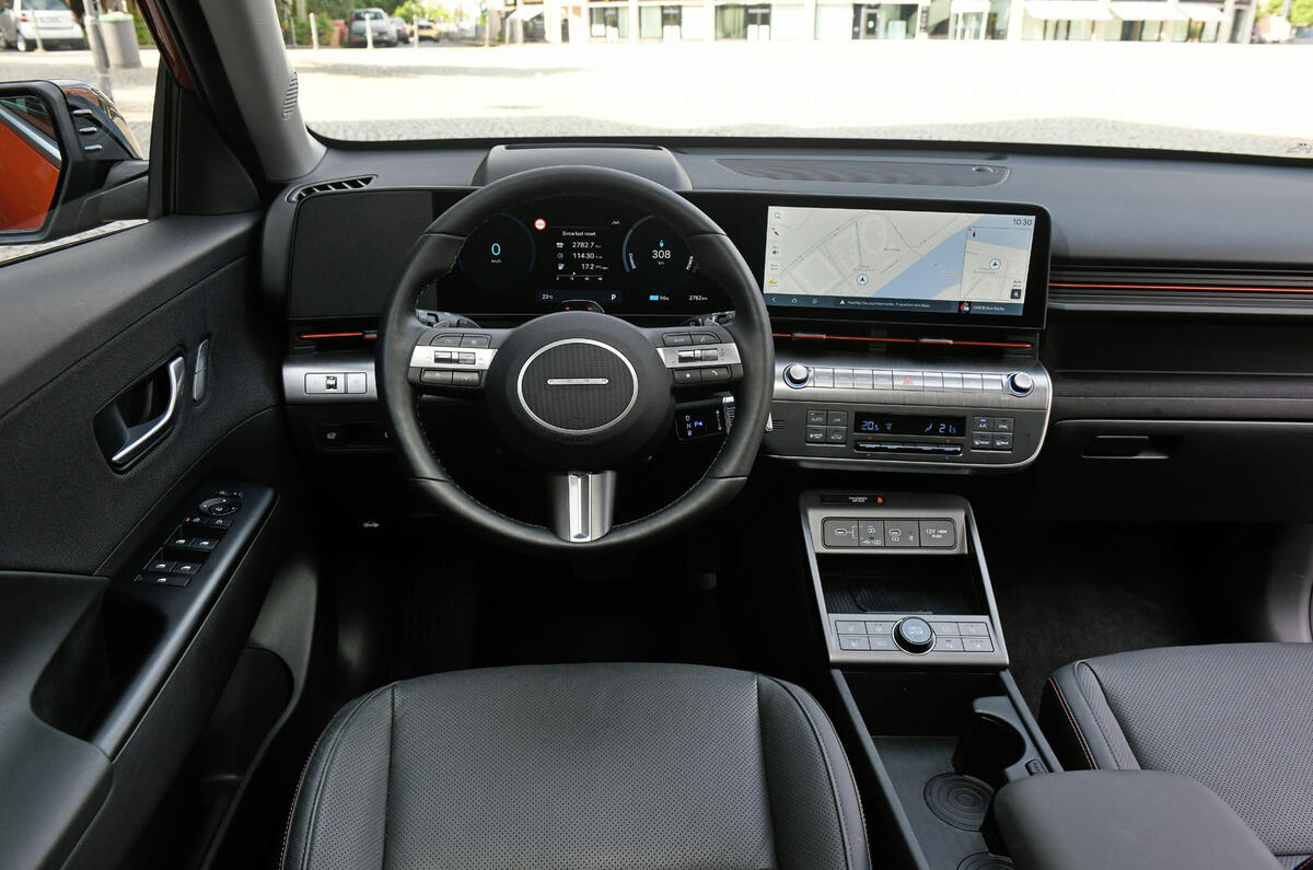 hyundai kona avis 2023 06 dash