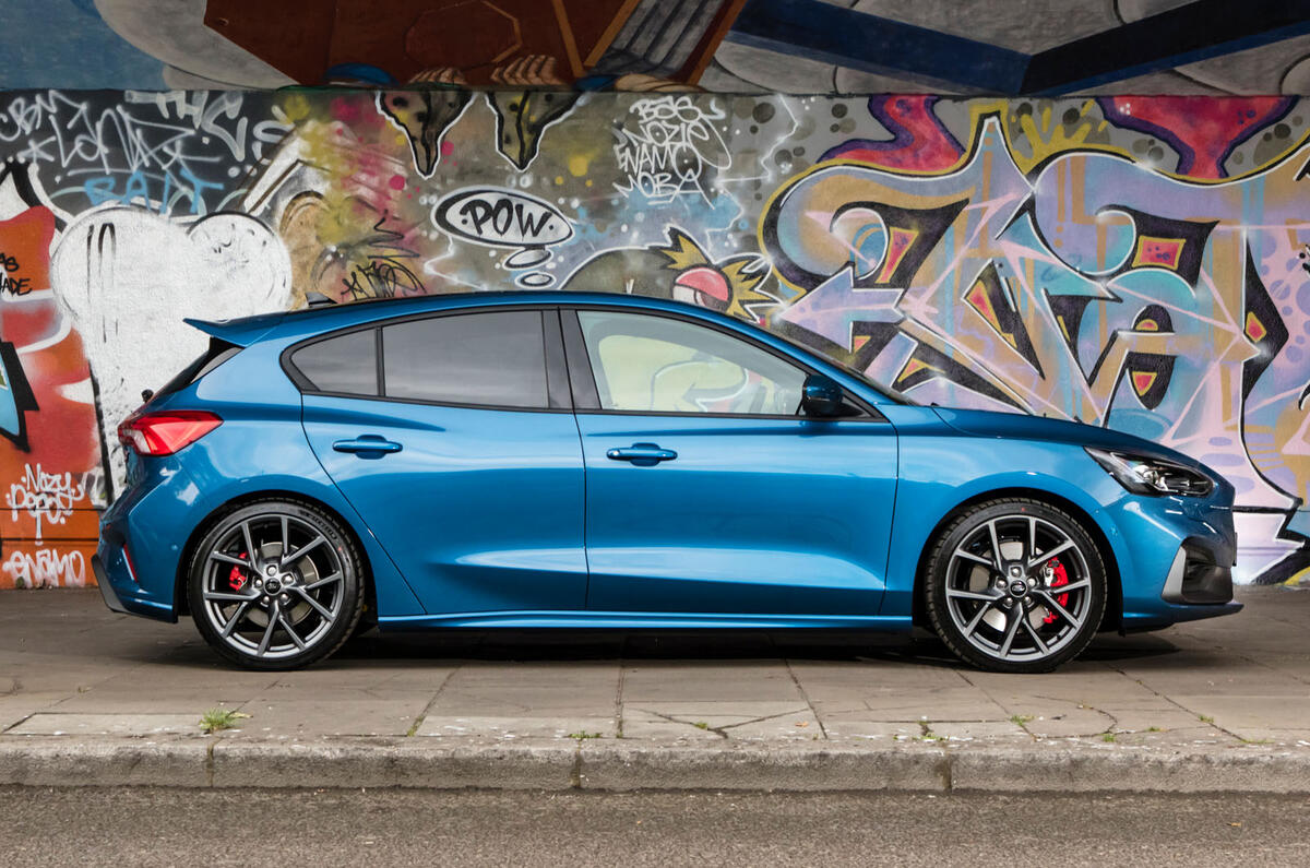 Ford Focus St 2019 Uk Review Autocar