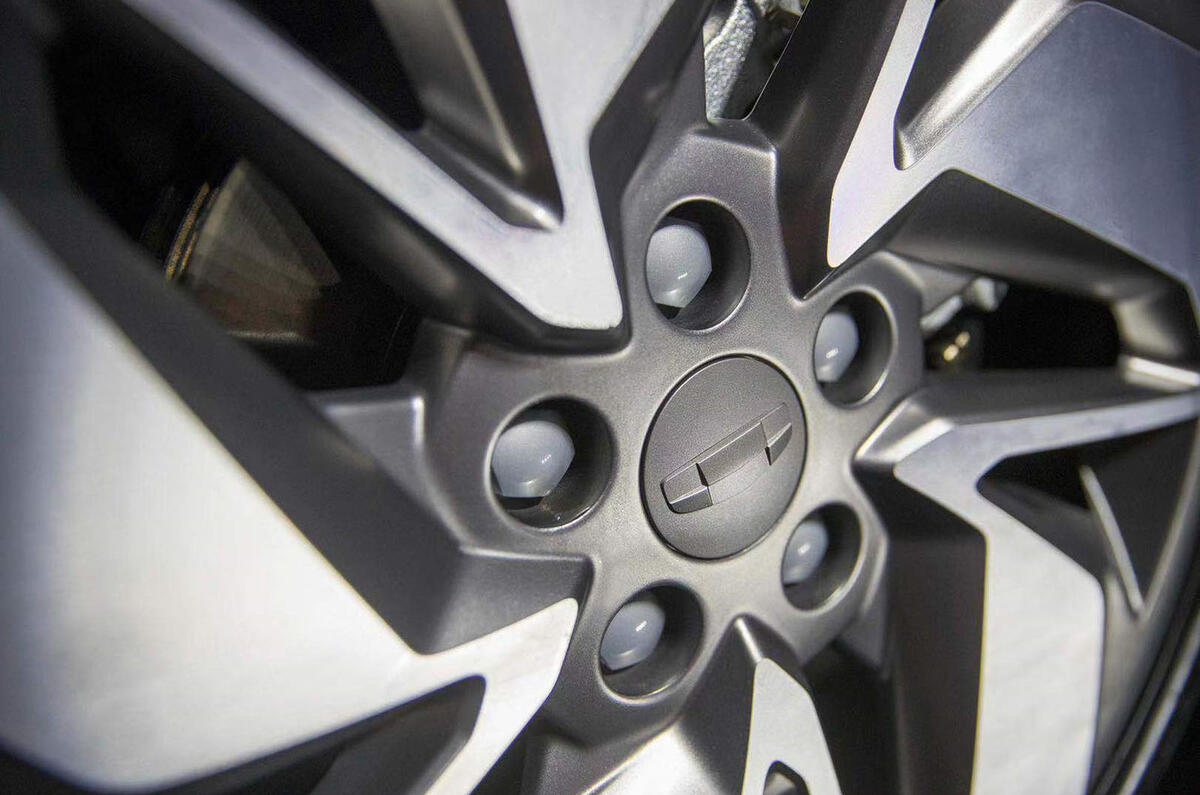 Geely Geometry A 2019 prototype drive - alloy wheels