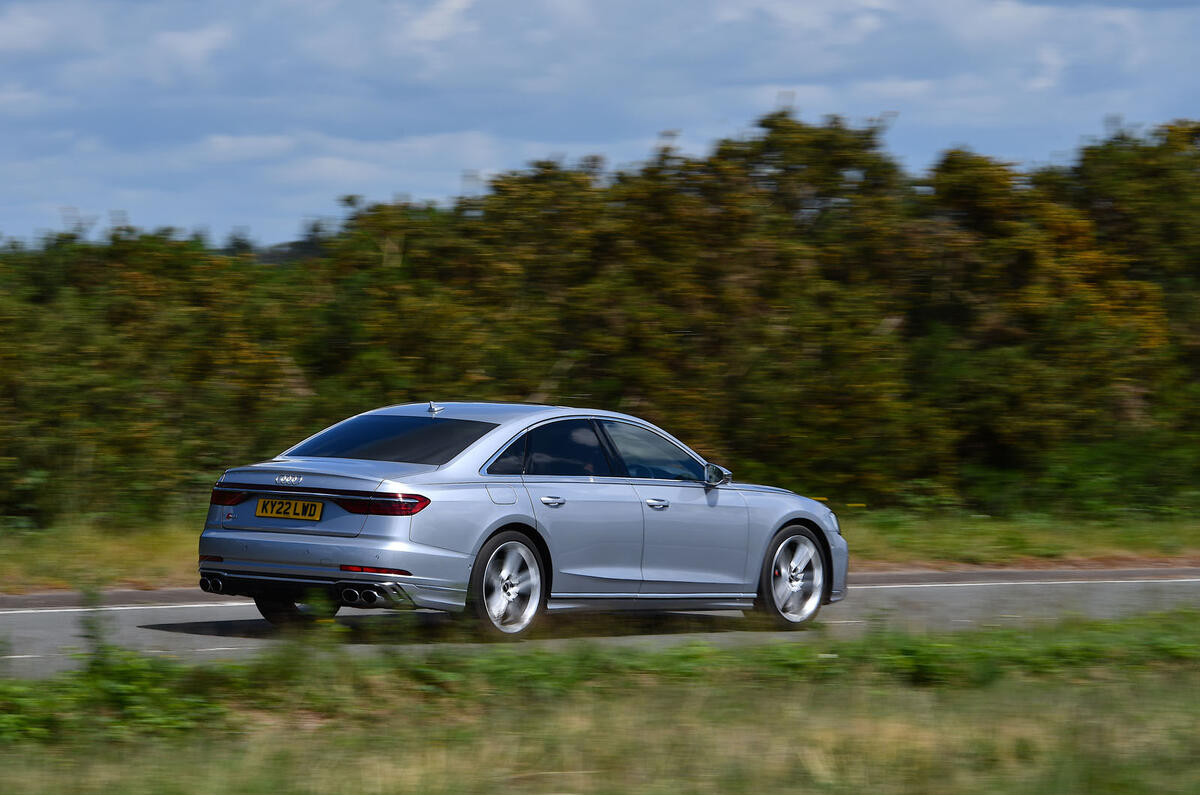 005 audi s8 rear panning 2022