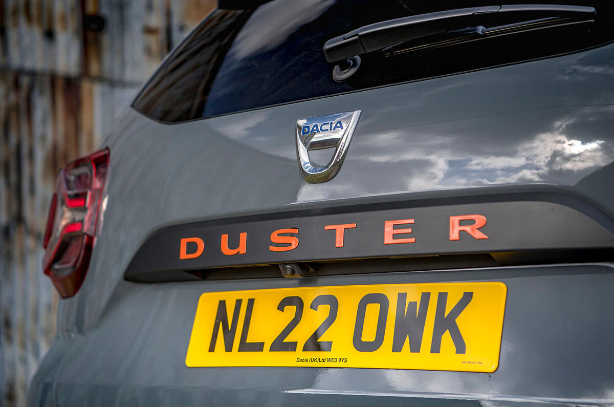 005 badge arrière dacia duster extreme 2022 