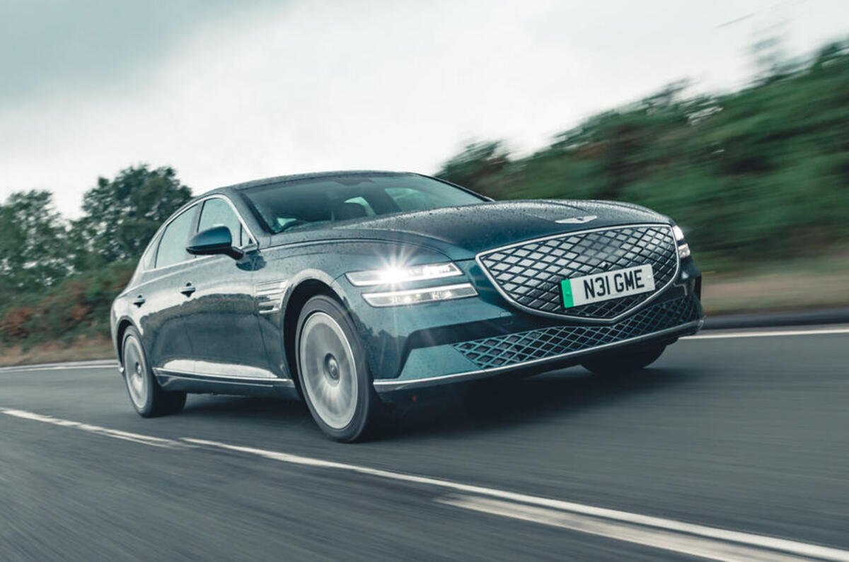 01 genesis electrified g80 rt 2022 lead front