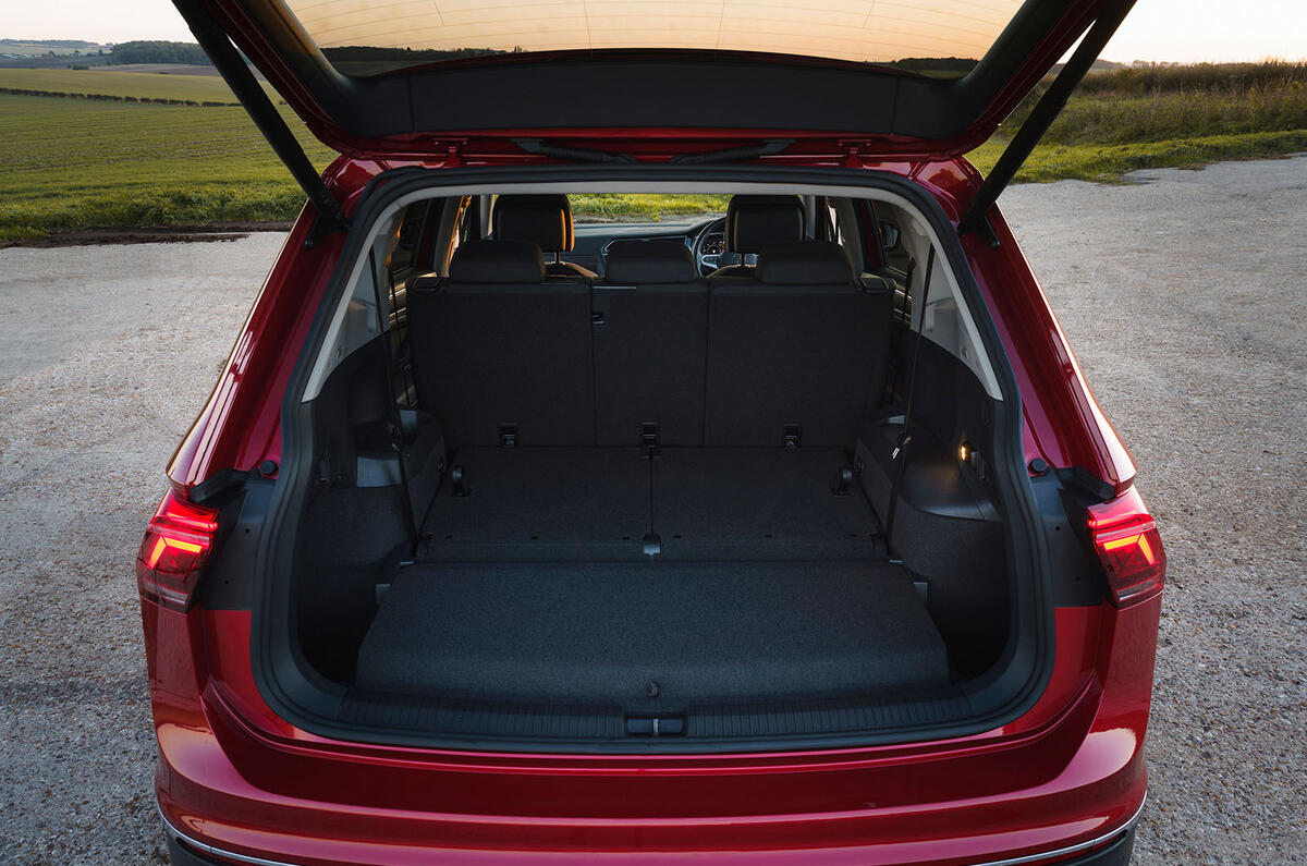 010 vw tiguan allspace boot 2022