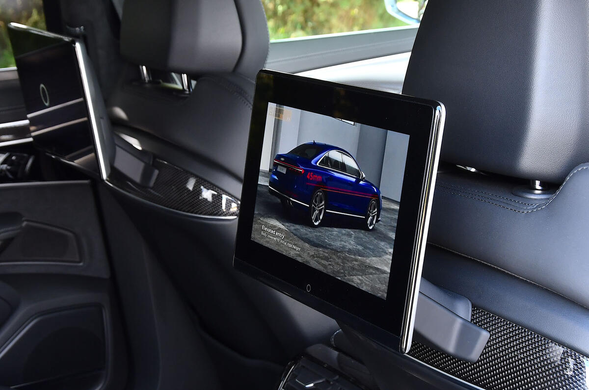 016 audi s8 rear screen 2022