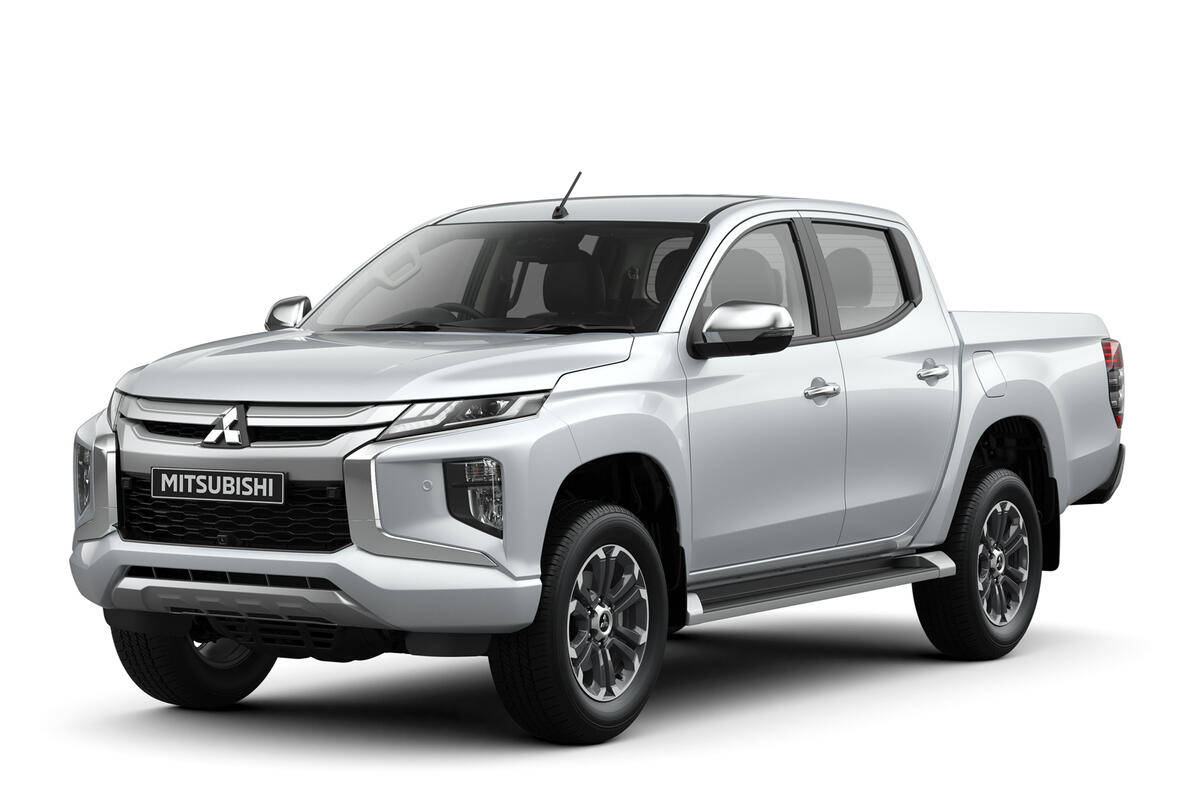 2015 - [Mitsubishi / Fiat] L200 - Triton / Fullback - Page 3 01mtsubishil2001