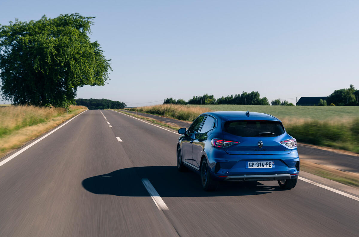 02 Renault Clio facelift FD 2023 conduite arrière