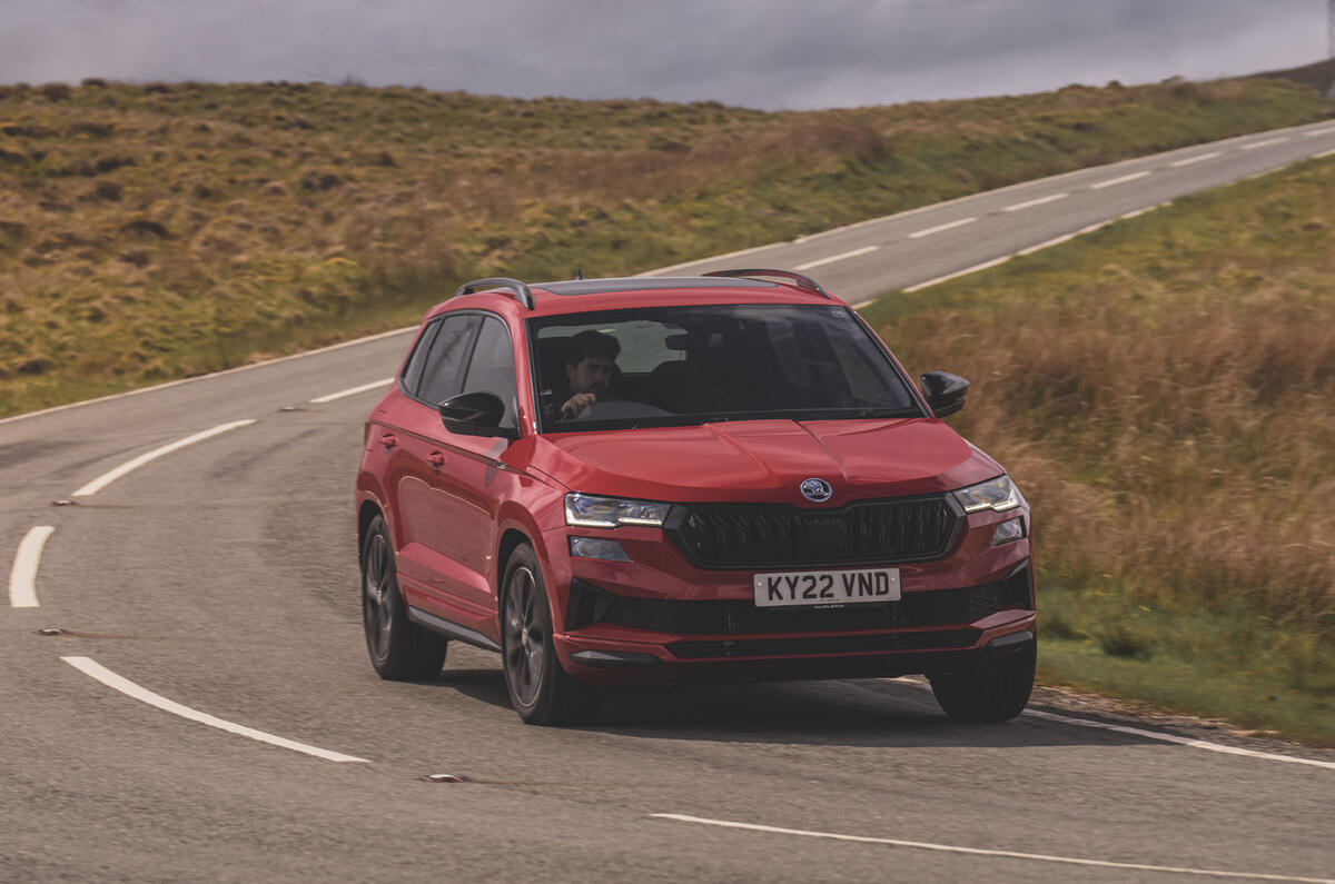 02 Skoda Karoq 2022 FD angle avant